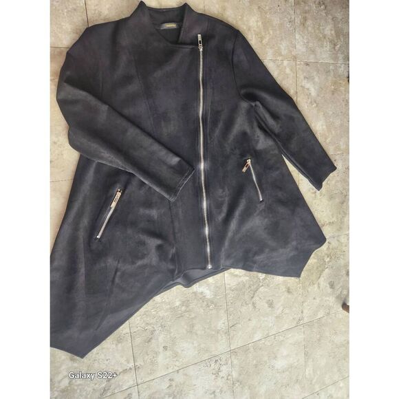 O27 Radzoli unique black faux suede zip-up poncho with asymmetric sharkbite hem - Picture 2 of 15
